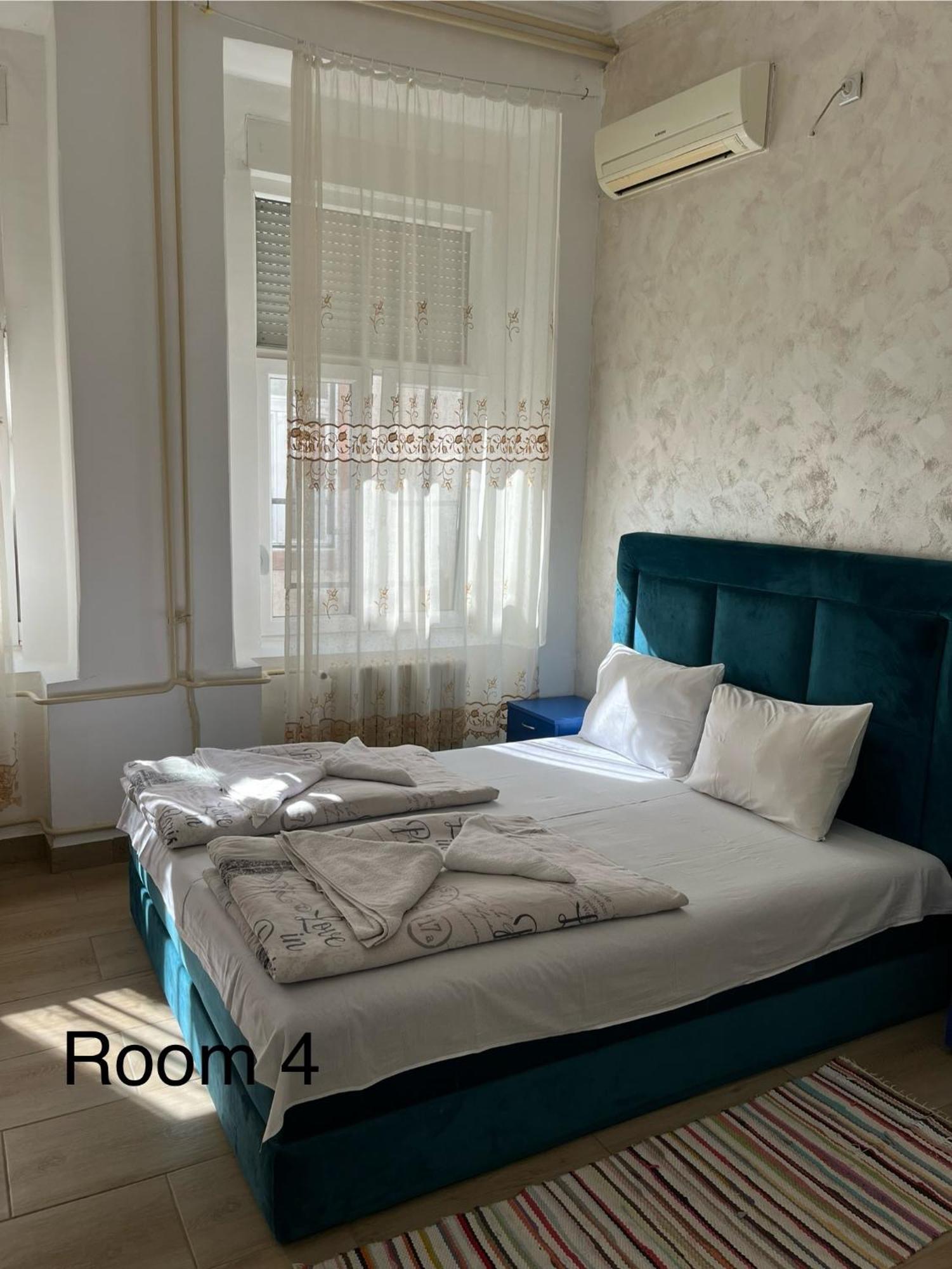 Sobe Sa Sopstvenim Kupatilom Private Rooms Bathroom In Center Novi Sad Eksteriør billede