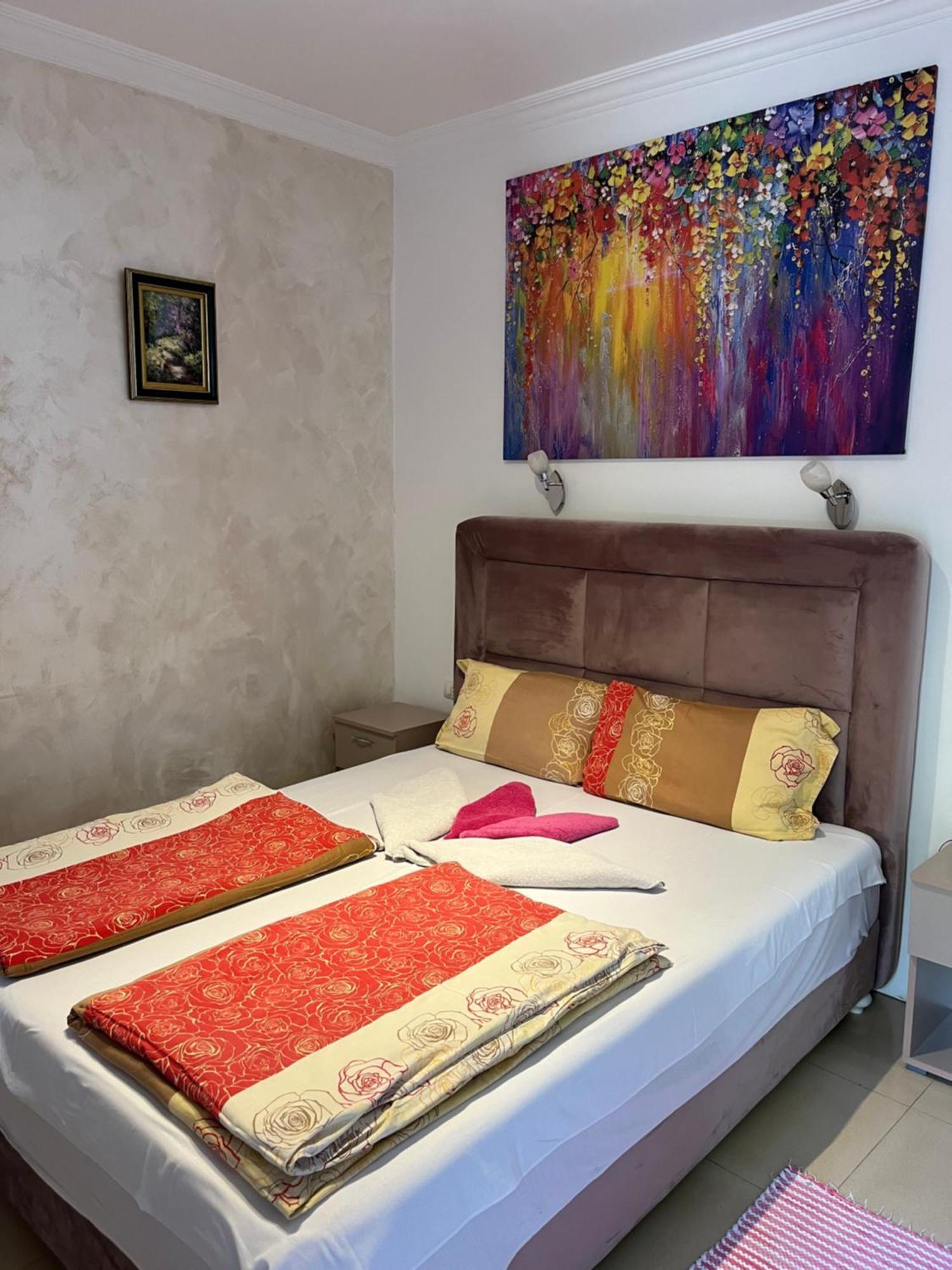 Sobe Sa Sopstvenim Kupatilom Private Rooms Bathroom In Center Novi Sad Eksteriør billede