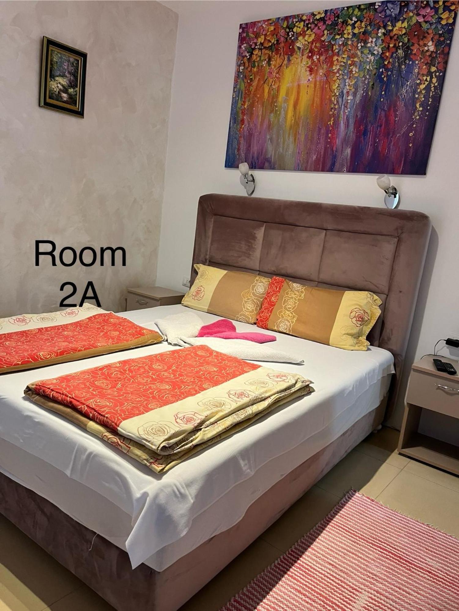 Sobe Sa Sopstvenim Kupatilom Private Rooms Bathroom In Center Novi Sad Eksteriør billede