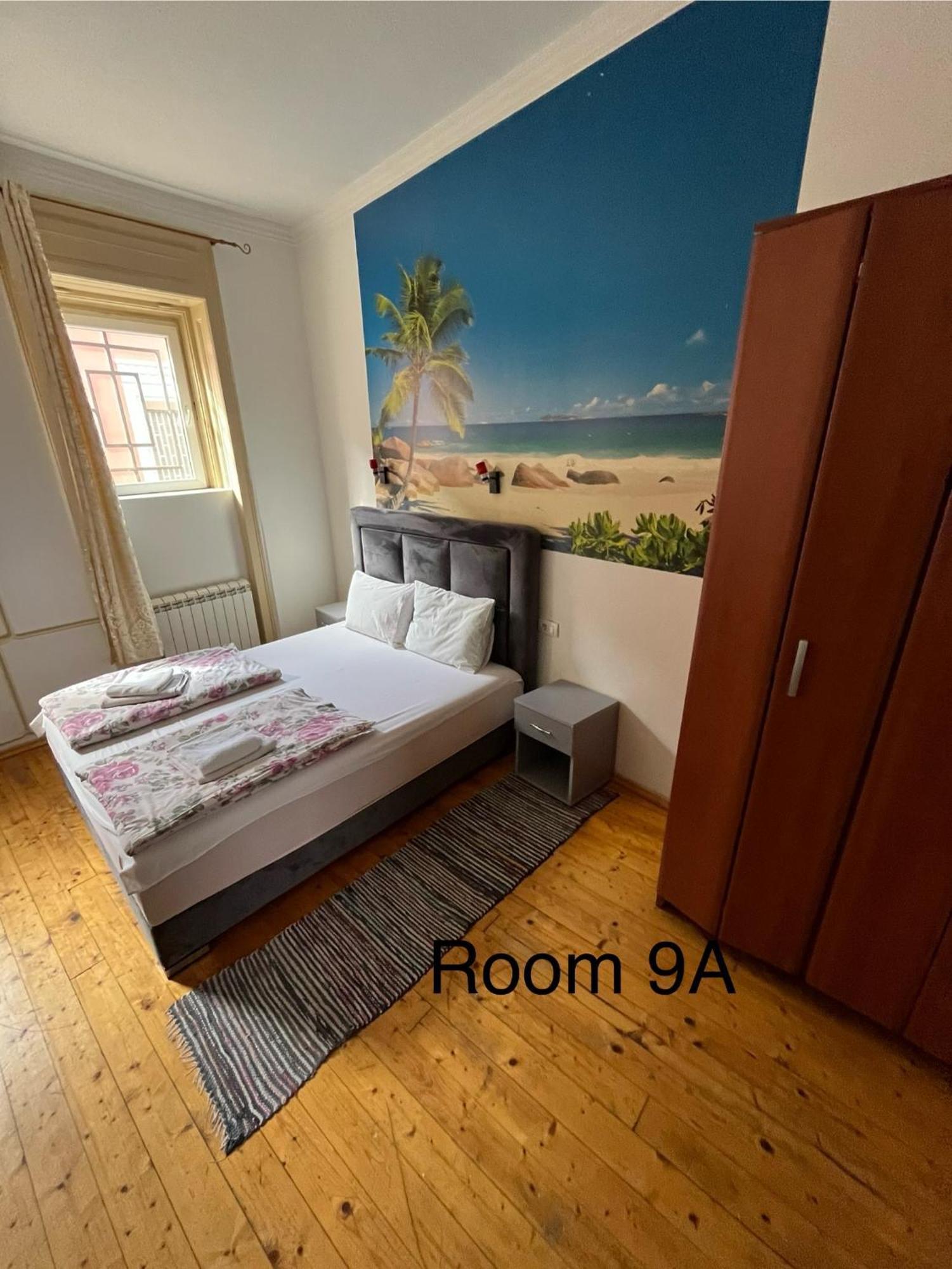 Sobe Sa Sopstvenim Kupatilom Private Rooms Bathroom In Center Novi Sad Eksteriør billede
