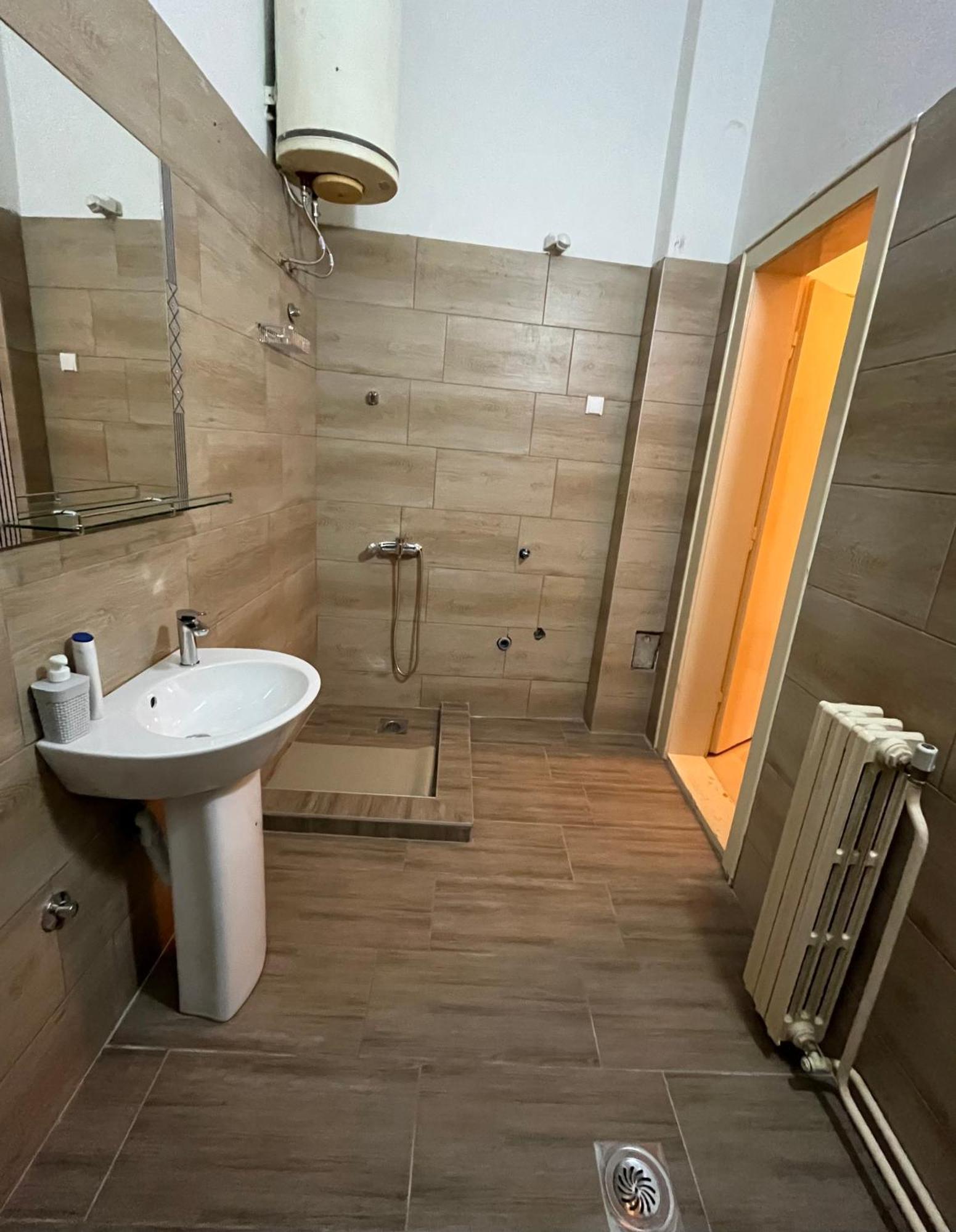 Sobe Sa Sopstvenim Kupatilom Private Rooms Bathroom In Center Novi Sad Eksteriør billede